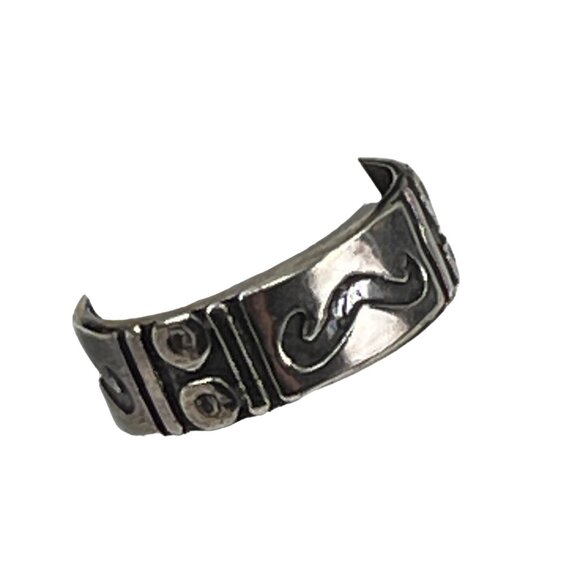 Antique Sterling Silver Tribal Design Band Ring - Picture 6 of 7